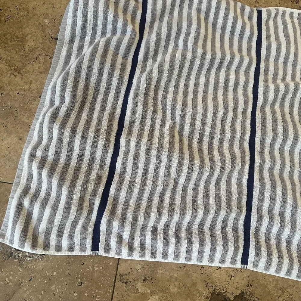 VTG Tommy Hilfiger‎ Gray Navy Striped Cotton Bath Towel Ribbed Bathroom Everyday